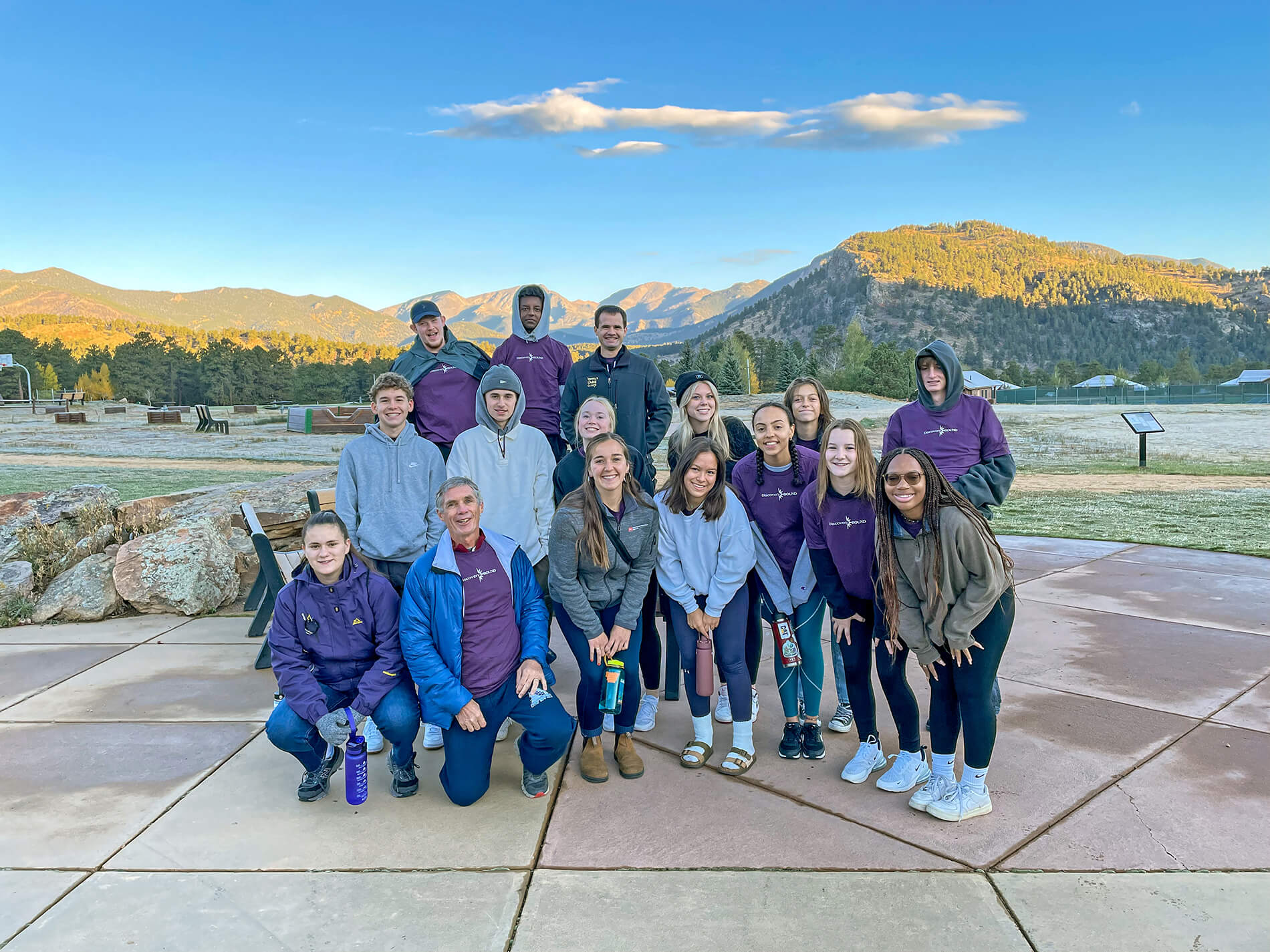 DB Compass Group In Front Of Mountains E176DF7620F0 CR